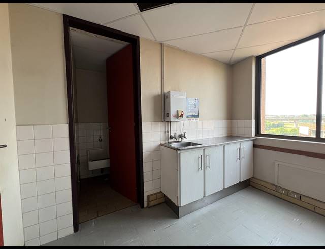 878M² OFFICE TO LET IN CENTURION CENTRAL